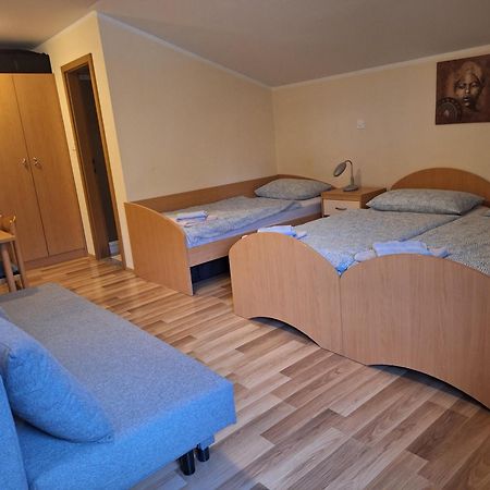 Rooms Pri Lovrizu 코바리드 외부 사진