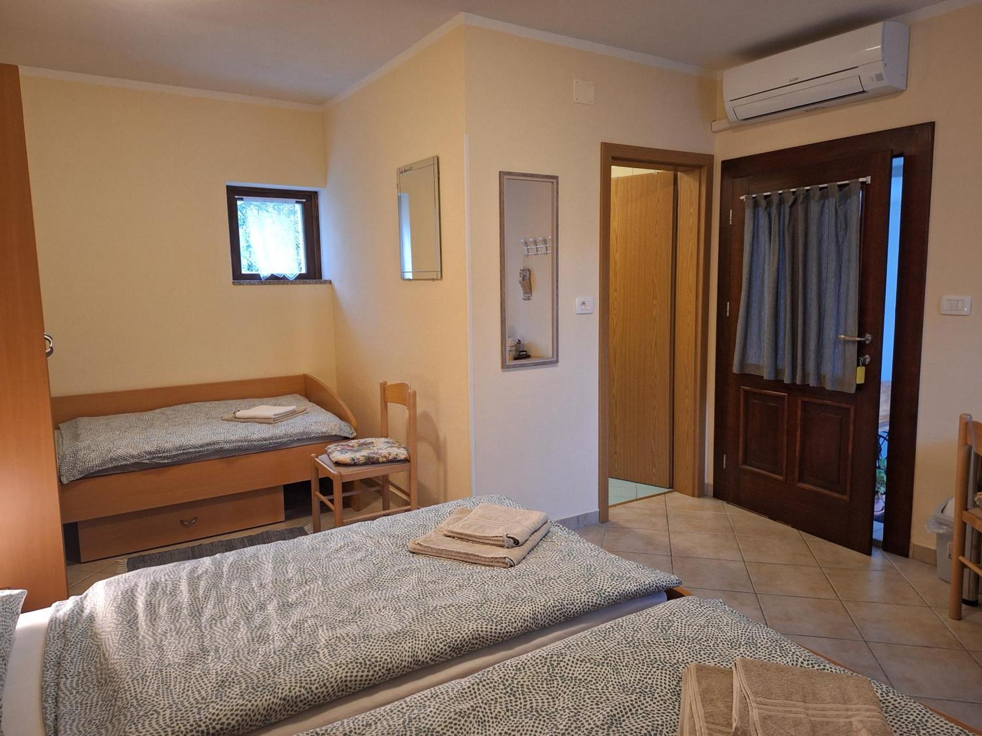 Rooms Pri Lovrizu 코바리드 외부 사진